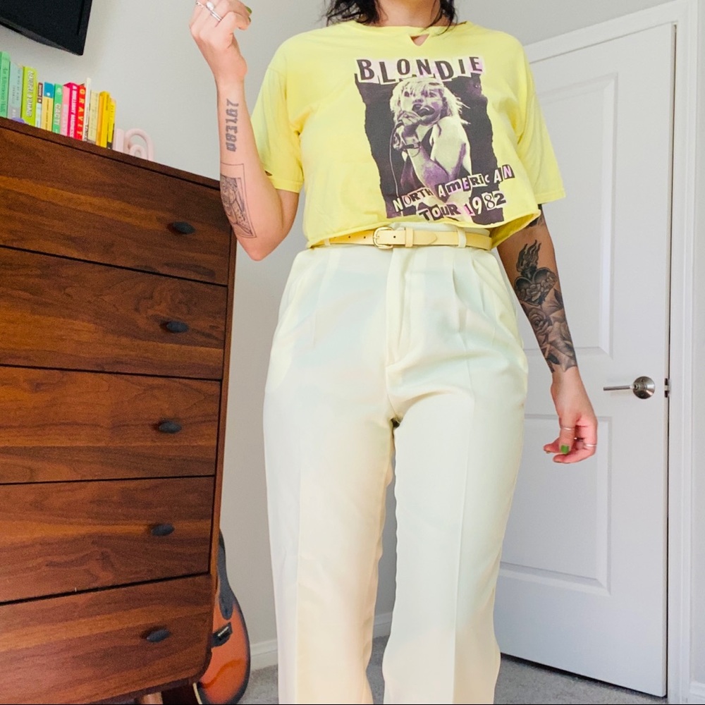 ❌SOLD❌ Vintage high waist pleated yellow trousers with belt/ USA made - 26”